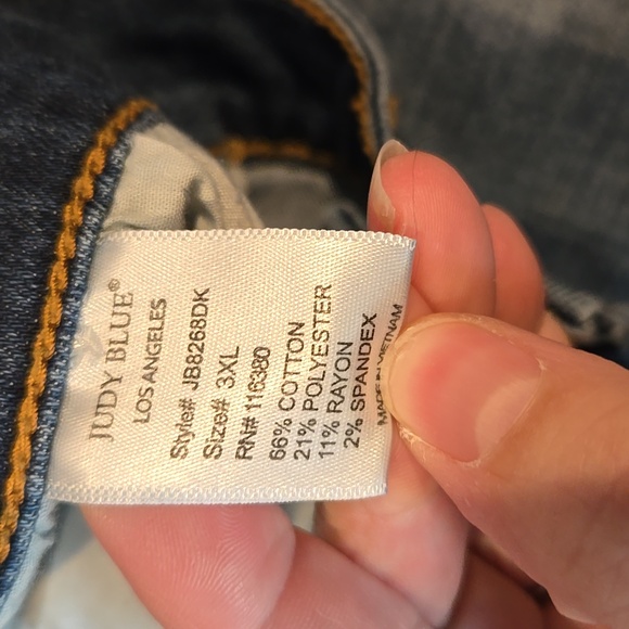 Judy Blue Distressed Blue Jeans with Red Details 3xl - Picture 3 of 8